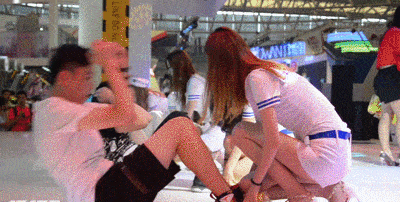 什么|搞笑GIF趣图:我找了一个女朋友，就是有点野蛮！