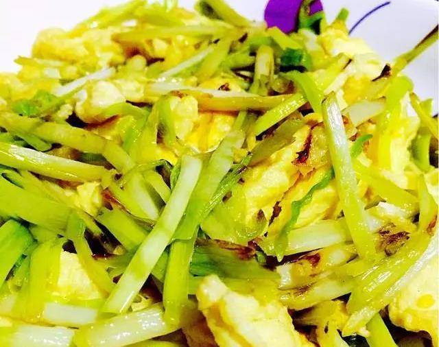在家怎么种蒜黄最简单方法 8afec0d11c774da9a9ea1033aecabac0.jpeg