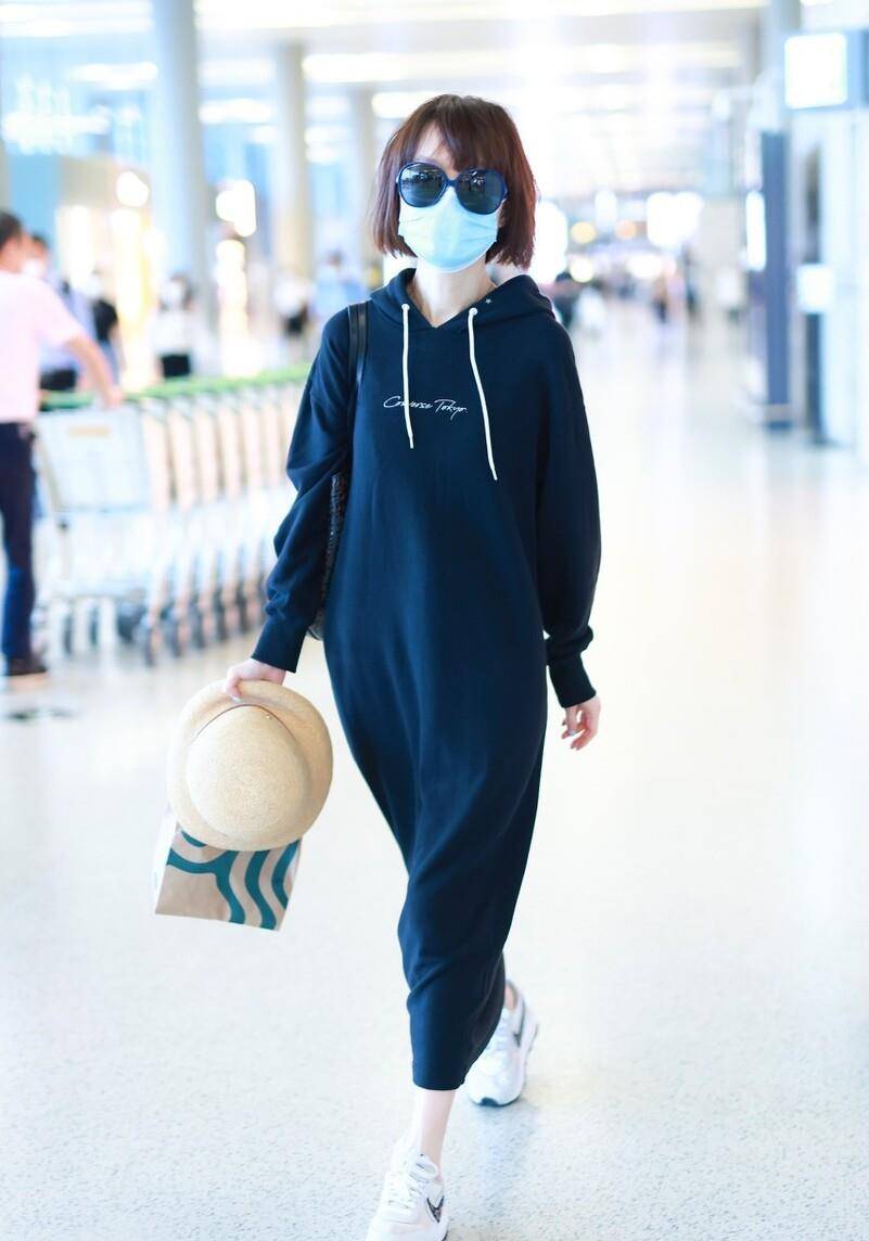 教科书|鲁豫原来这么会穿,“干瘦”身材也穿出大气场,造型教科书式存在