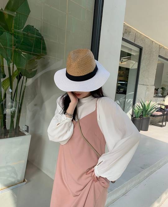 来袭|夏日时髦公式来袭！全套照搬完全OK，难怪超模们街拍也不输秀场！