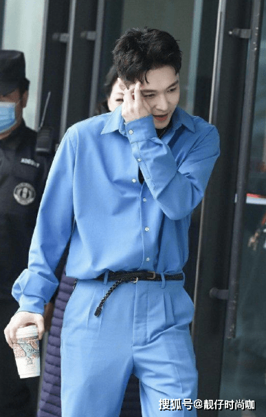 工装裤|29岁仍像少年？跟着“张艺兴”学穿搭，轻松穿出少年感