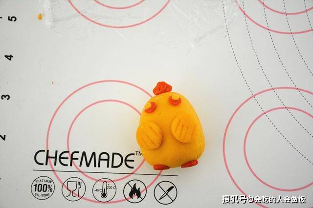 面團|松松軟軟，就和蛋糕一樣，小雞仔饅頭，手掌那么大，好吃好看