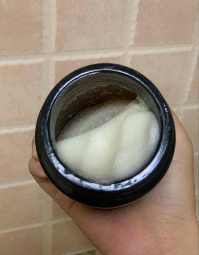 夏天|皮肤清洁少不了磨砂膏，穿裙装露背部，优雅动人
