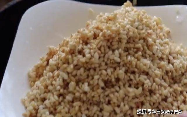 做法|把1碗大米倒进油锅,瞬间变美味小零食,越嚼越香,做法超简单!