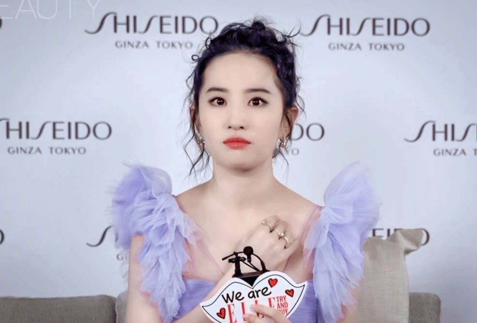 美人|别再吹捧直角肩了!来,让这五位女演员告诉你,溜肩究竟有多美!