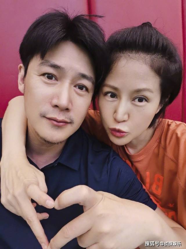 鲍蕾|陆毅妻女合体拍大片，12岁贝儿个头直追妈妈，母女仨同款长腿抢镜