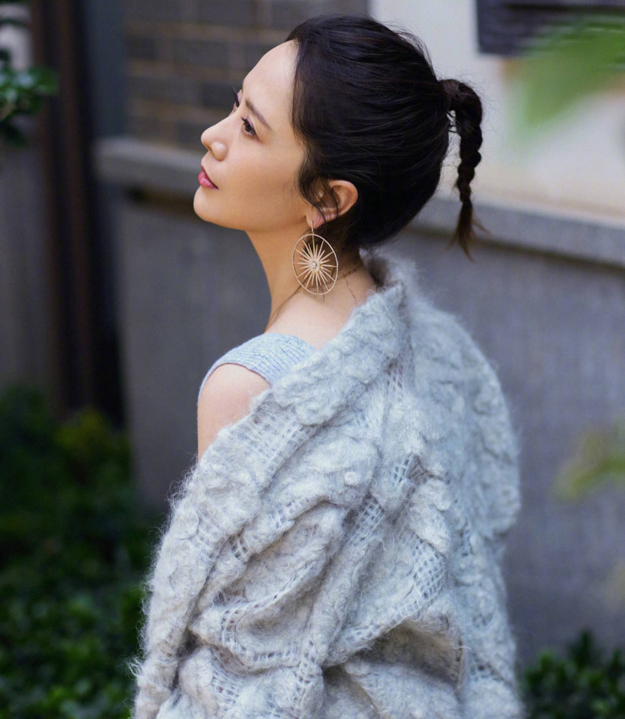 海清|４4岁海清“照骗”曝光：完美展现中年女人的潮流感，但千万别学