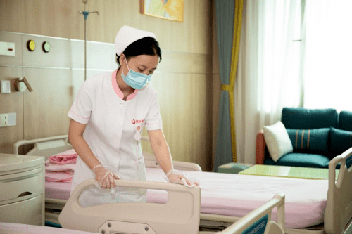 人员|西安国际医学中心整形医院色素痣诊疗中心杨国辉丨关注痣的变化