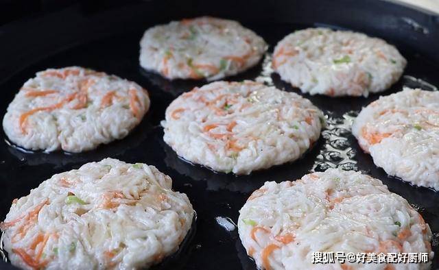 蔬菜|用莲藕和胡萝卜做早餐，好吃到不想放筷子，筋道柔软又带一丝香甜