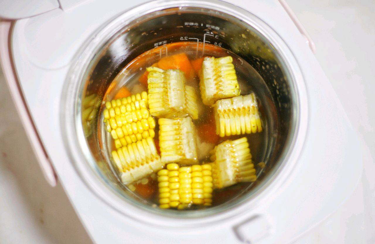 营养玉米排骨汤的做法
