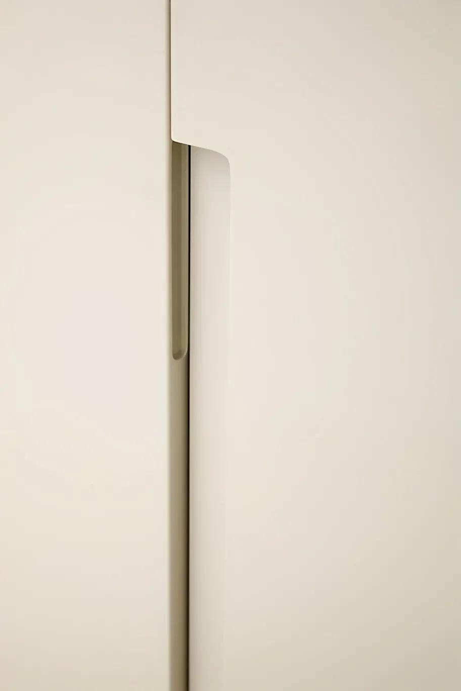 无把手设计,整洁美观,再久都不担心坏_凹槽