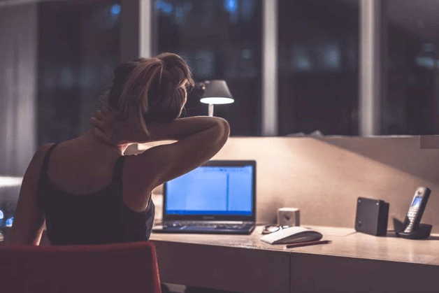 肝脏|医生:长期肝不好,多病易衰老!5个毁肝动作,求你管住手!