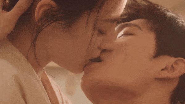 上衣|看齁甜剧《你是我的荣耀》，跟着热巴学穿搭！！