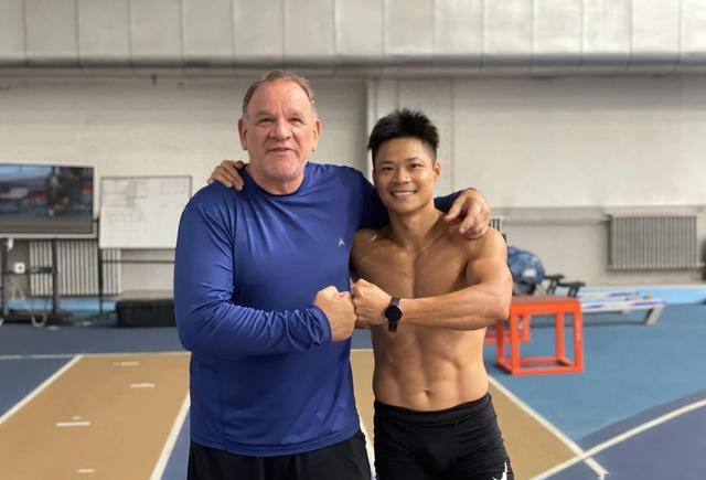 刚求|苏炳添想要二胎，与校花女友初中递纸条早恋，16年结婚儿子3岁