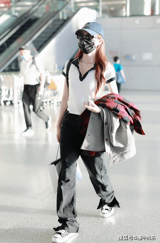 品牌|徐璐真不是“一般的瘦子”！BM还能穿得这么宽松，谁看了不服？