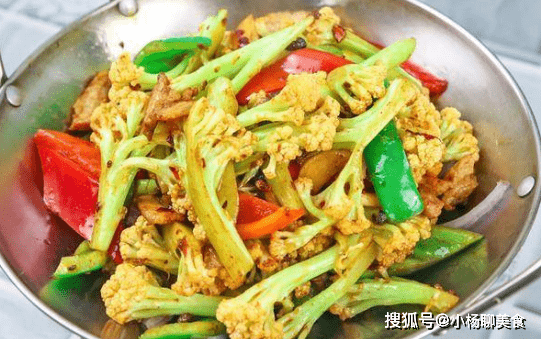块儿|做干锅花菜,30年大厨告诉你,无需太多调料,大火一炒香脆美味