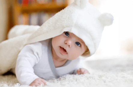 宝宝几个月会自主抓握 076e4da0448d4a6d9597739034fc1c04.png