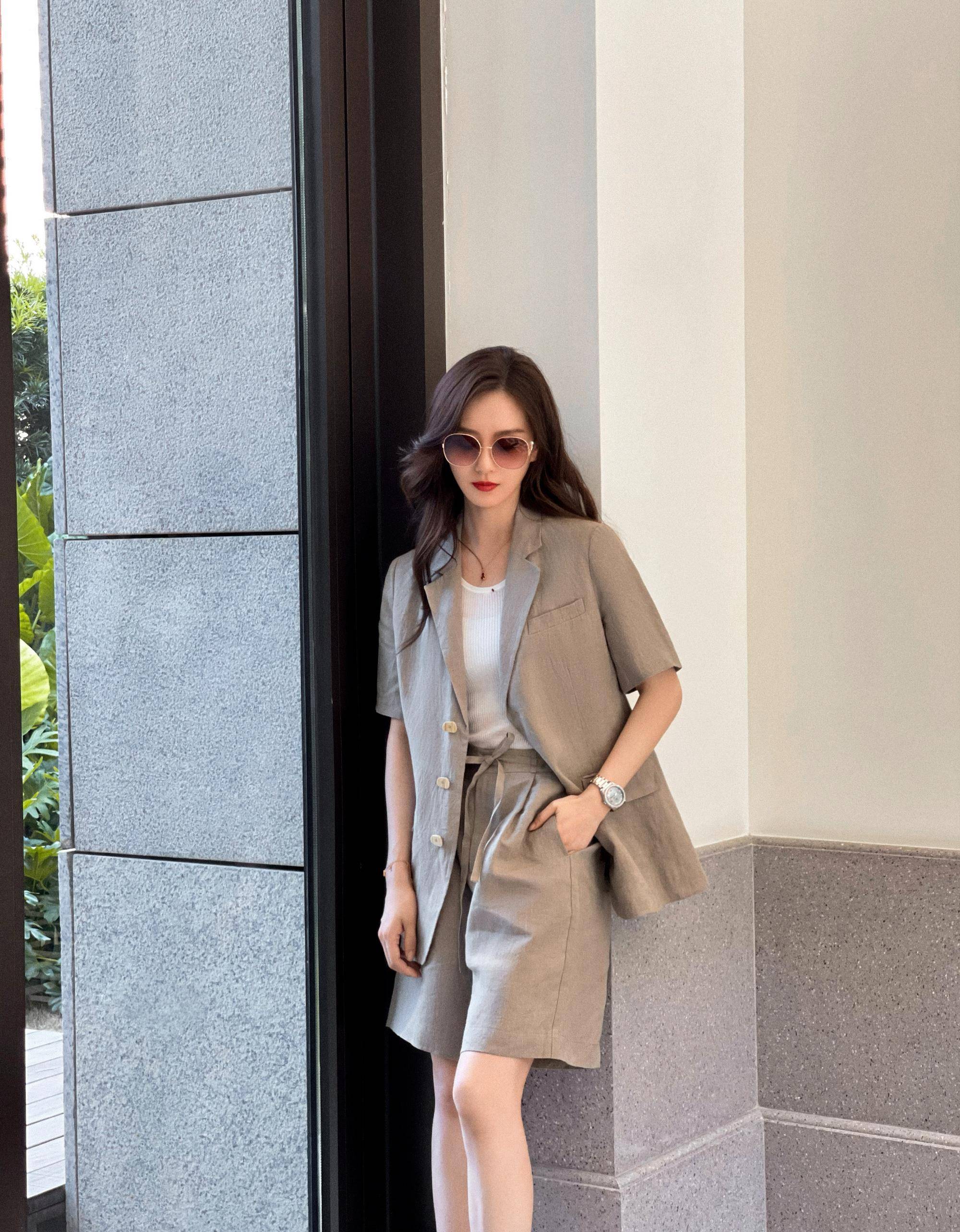 产品|产后复出刘诗诗美上天，生图颜值仪态好惊艳，变美秘诀到底是啥？