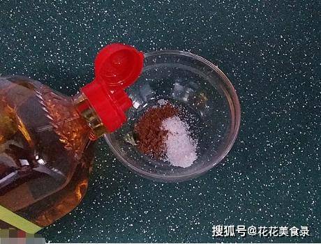 煎饼|饺子皮不只能包饺子，教你做葱油饼，外焦里软，学会不用买早餐