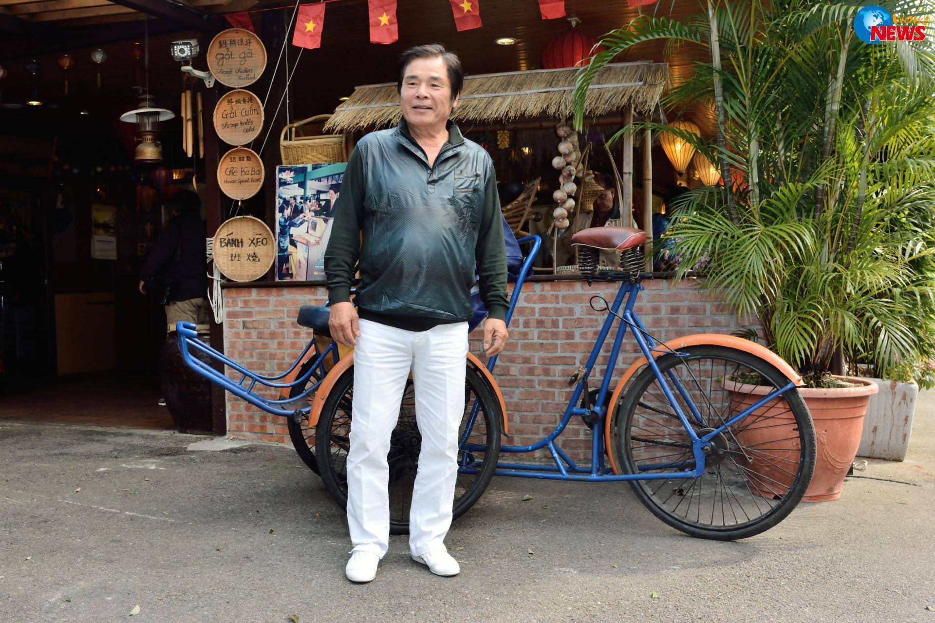 70岁老戏骨秀恩爱,调侃妻子有恋父情结,把自己当成父亲在照顾_雷洪