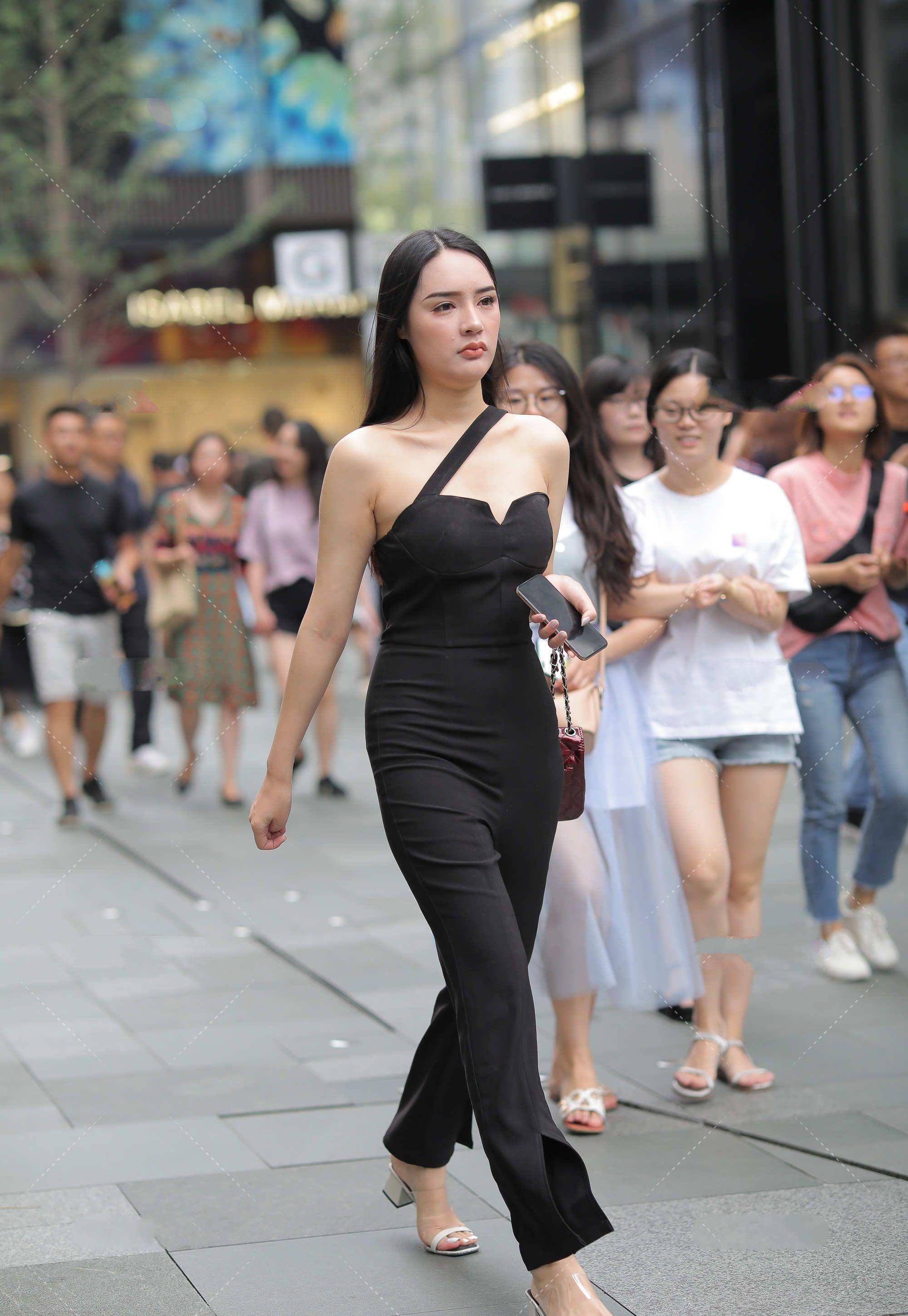 喇叭裤|黑色斜肩套装，时尚大气，尽显高贵冷艳的气质