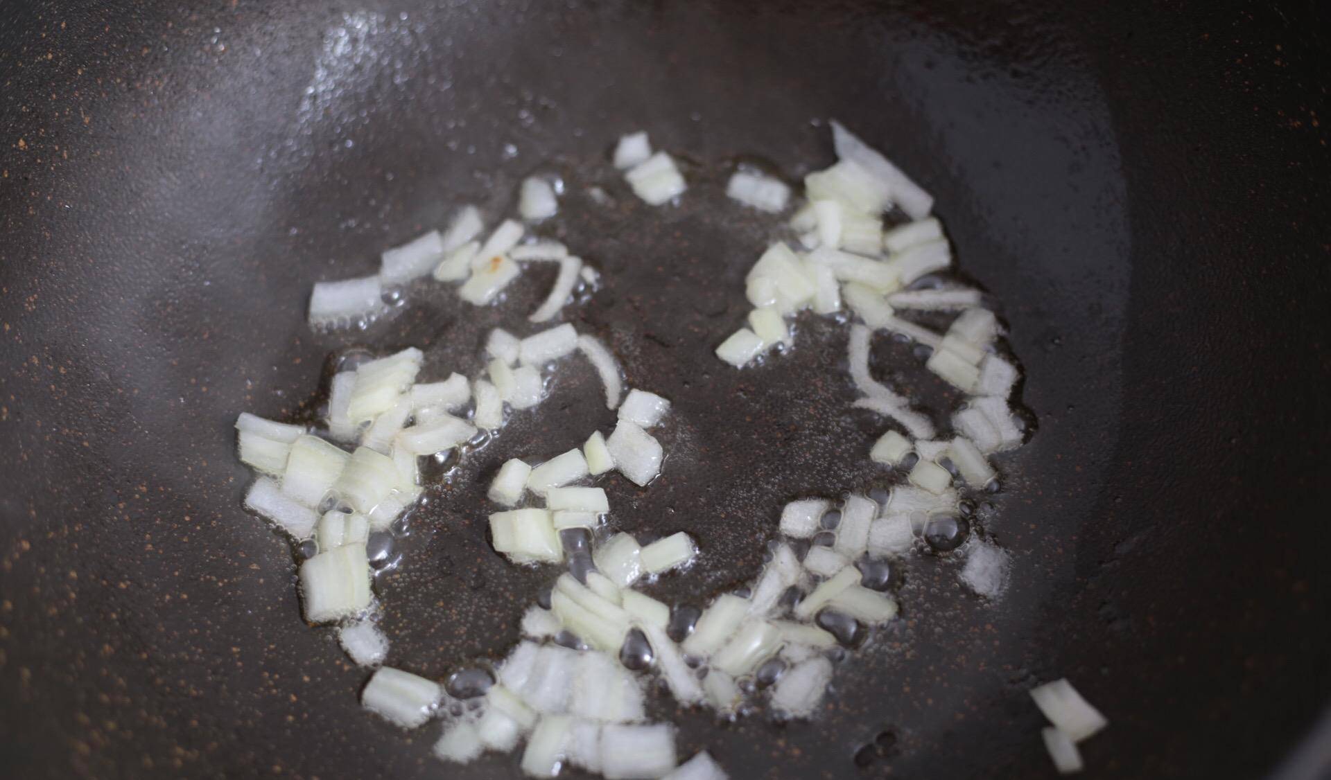 外皮|一个番茄半碗面,10分钟做出美味早餐,刚上桌女儿抢着吃,太香