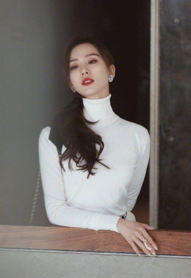 产品|产后复出刘诗诗美上天，生图颜值仪态好惊艳，变美秘诀到底是啥？