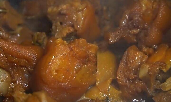 猪脚怎么弄才好吃又不油 f7cc68c17ec14c41bd8627442bf9aef5.jpeg