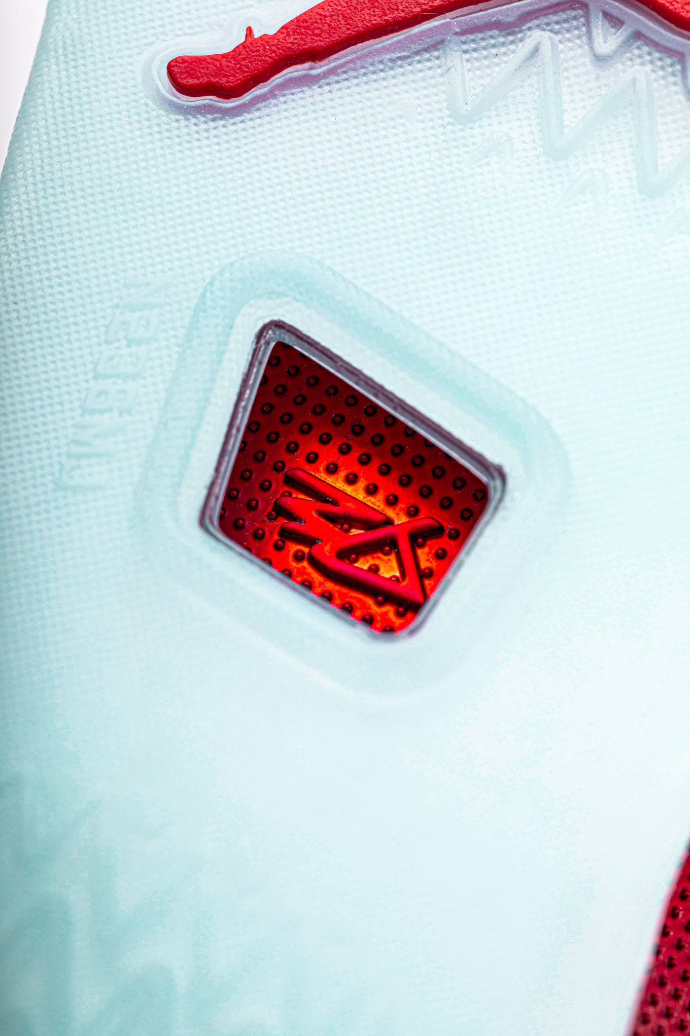 设计|AJ36 绝地反转！只加一个新科技，又甩开所有实战鞋一大截…