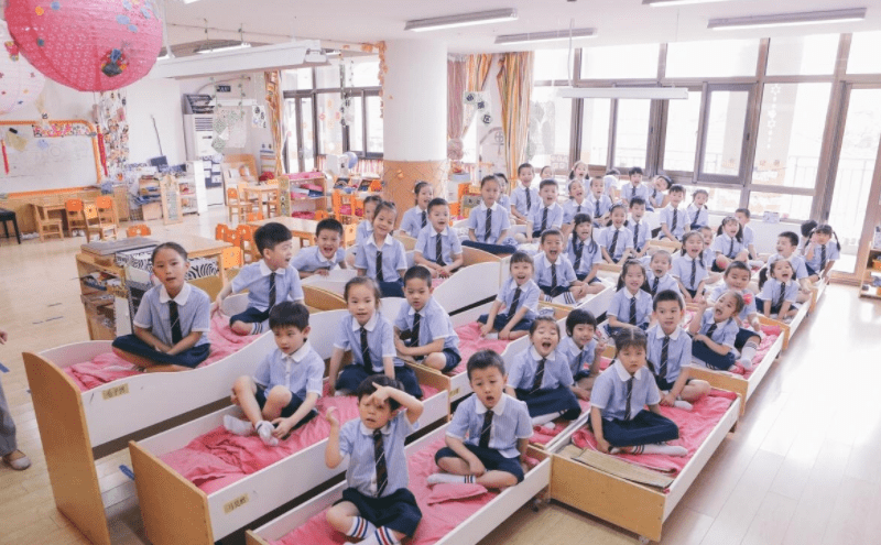 家长|公立幼儿园还是私立幼儿园，家长难以抉择，两者结合或许皆大欢喜