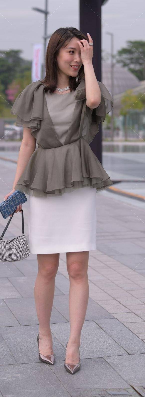 显得|潮流个性的连衣裙穿搭彰显一丝活力，美出了优雅感，时尚大方