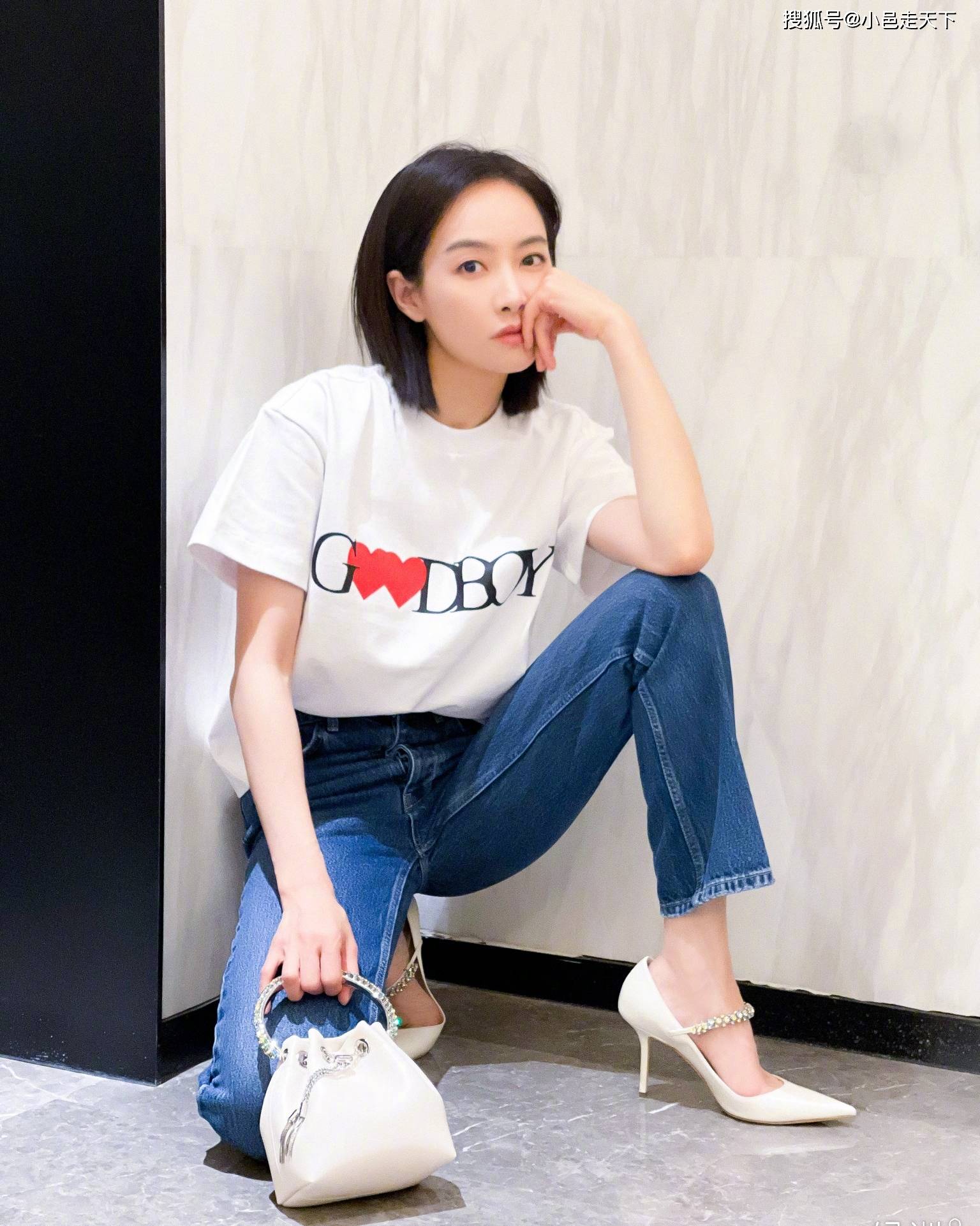 宋茜白色高跟鞋优雅写真