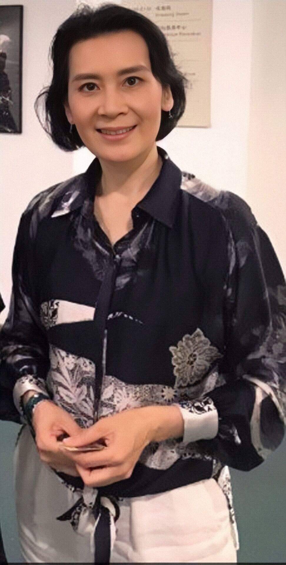 面料|63岁肖雄有老艺术家气质，穿搭低调不刻意扮嫩，反而更优雅耐看