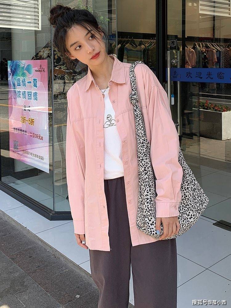 颜色|简约不繁琐才是真高级，分享7套初秋搭配，跟着穿秒变时尚小达人