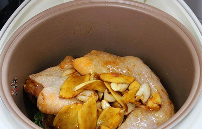 怎么腌鸡肉更入味 985650343d06431f981c3bc5add46efb.jpeg