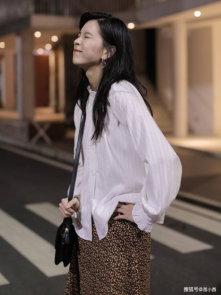 颜色|简约不繁琐才是真高级，分享7套初秋搭配，跟着穿秒变时尚小达人