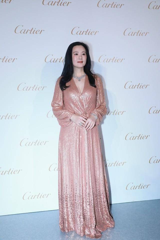 身材|李梦清纯感很强,咏梅端庄大气,两人即便撞衫也各有各的特色