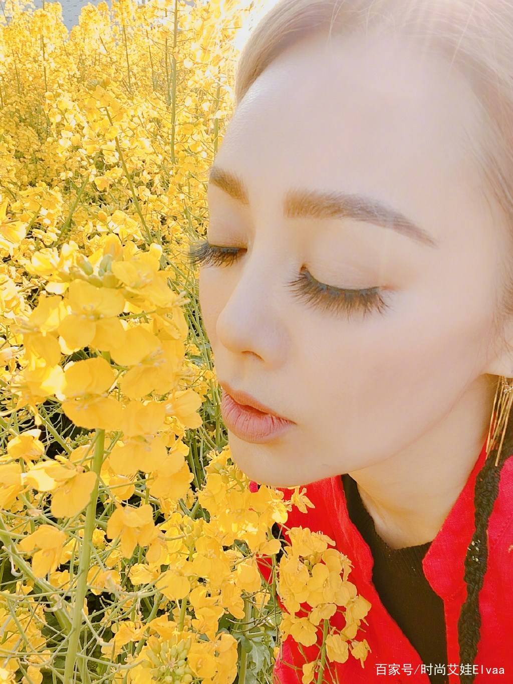 发型|38岁宁静真“俗”，穿“姨妈红”上衣，“2cm睫毛”让女生都羡慕