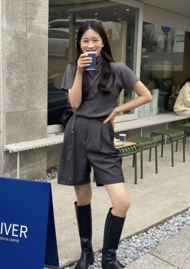 下装|扔掉你的阔腿裤！今夏流行穿这“4种”下装，50岁女人穿更时髦