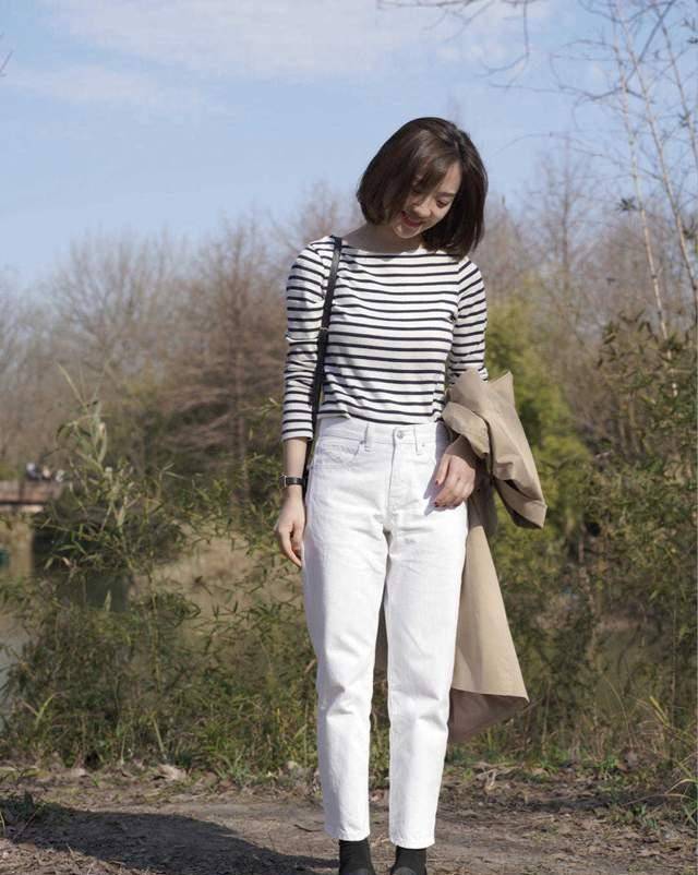 条纹|秋季半身裙穿起来会显得更有气质