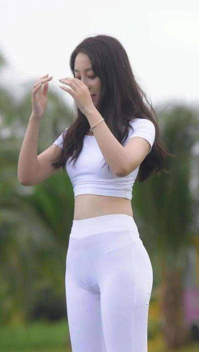 黑色|婀娜多姿的瑜伽裤美女,简单而时尚的美感,优雅迷人