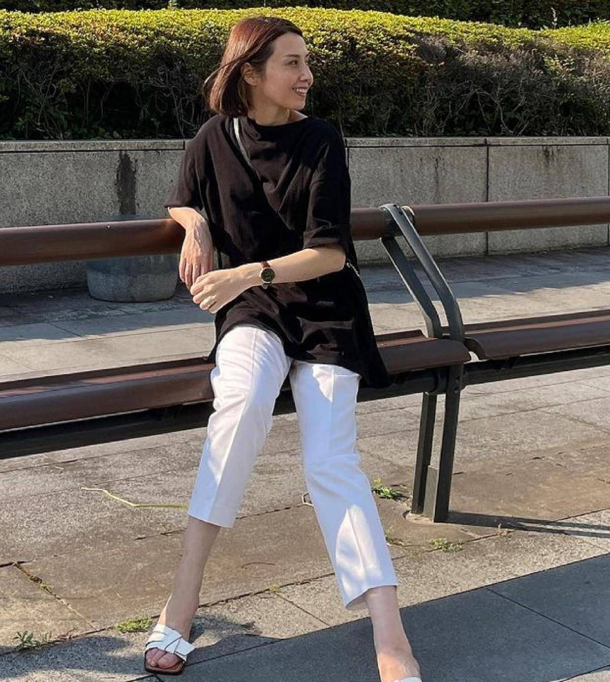 图案|女人过了45岁，夏天穿T恤记住“三不要”，容易显老还没气质