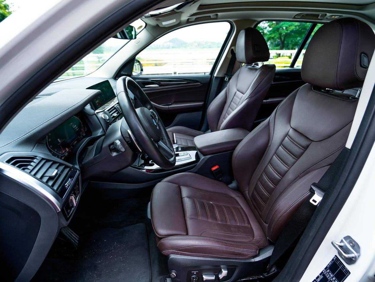 动力系统部分,2021款宝马x3 xdrive30i搭载代号为b48b20d的2.