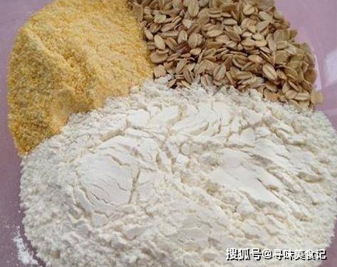 食材|孩子早餐就爱吃腊肠燕麦鸡蛋饼，食材丰富营养全面，好吃不上火