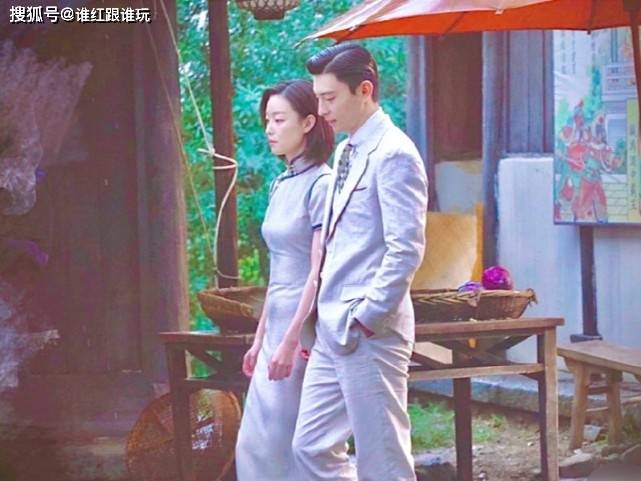 男女|《夜旅人》双人路透,邓伦西服背头精致斯文,倪妮旗袍尽显好身材