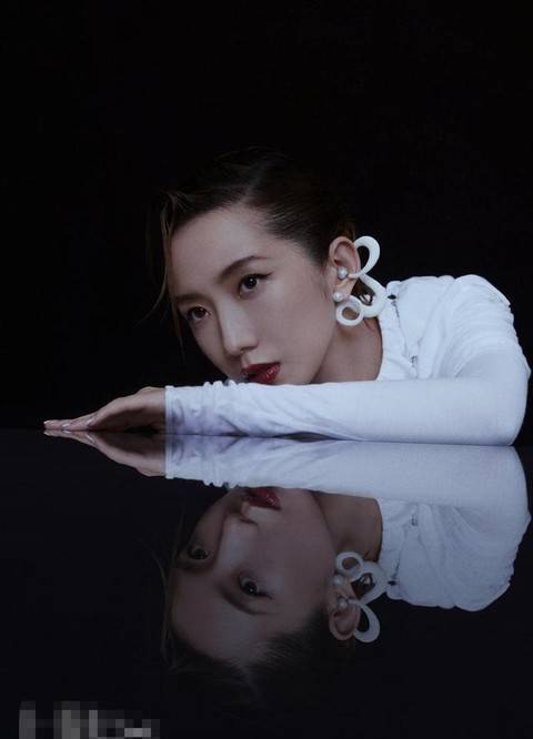 领带|孟美岐男装打扮，穿西装戴领带，帅到没朋友！