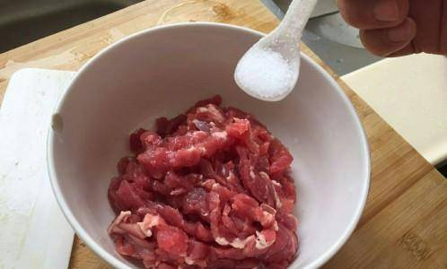 牛肉丝配什么菜炒好吃 604f1bac3748414c8b3dda1d1831387c.jpeg
