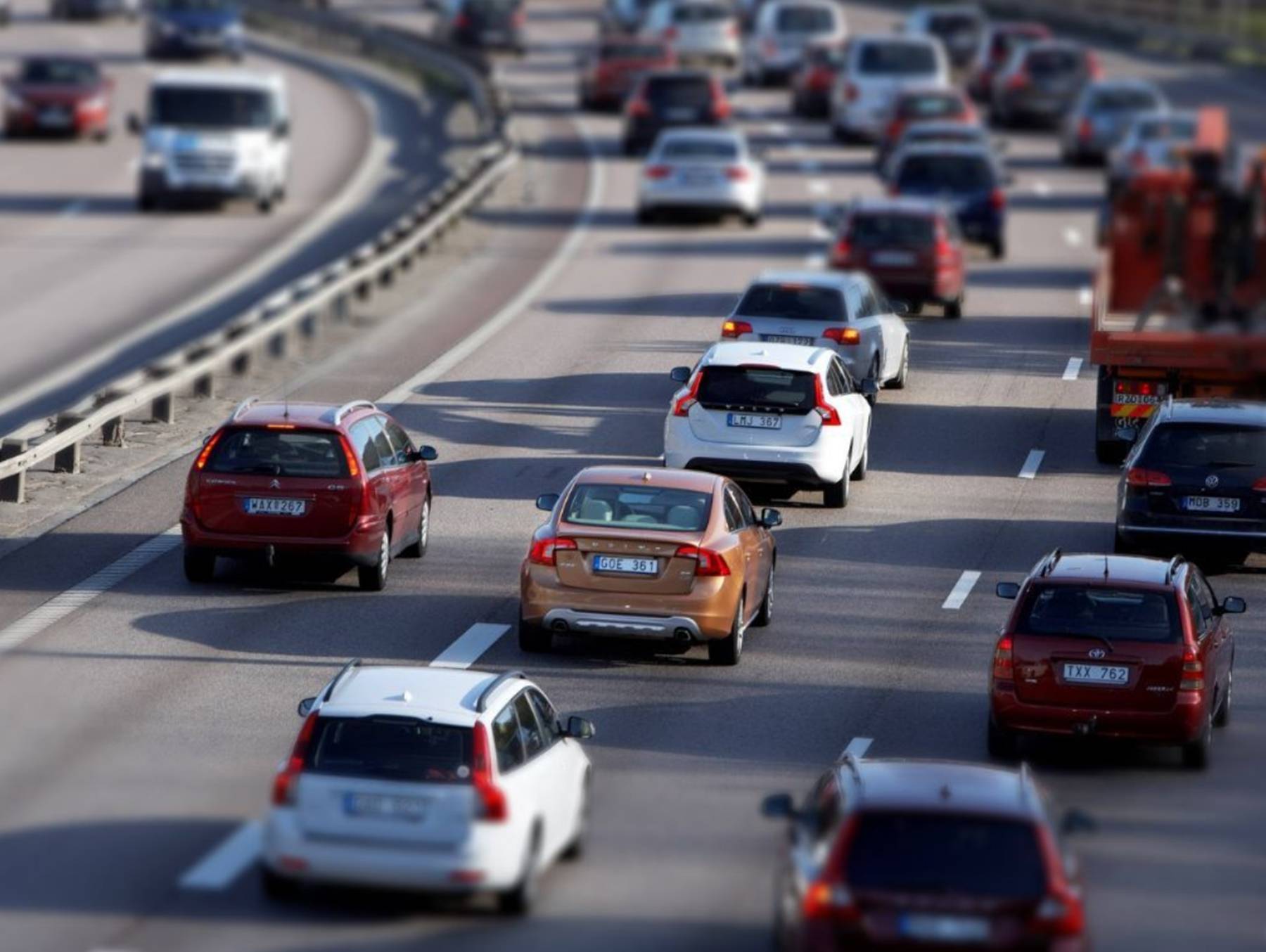 开了8年车才发现,最省油的不是时速40和60,而是这个数据-汽车-中华