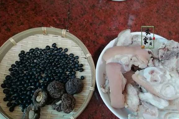 猪脚怎么炖适合产妇吃 d209dc4b68f74ad69cd8319971c5f4e6.jpeg