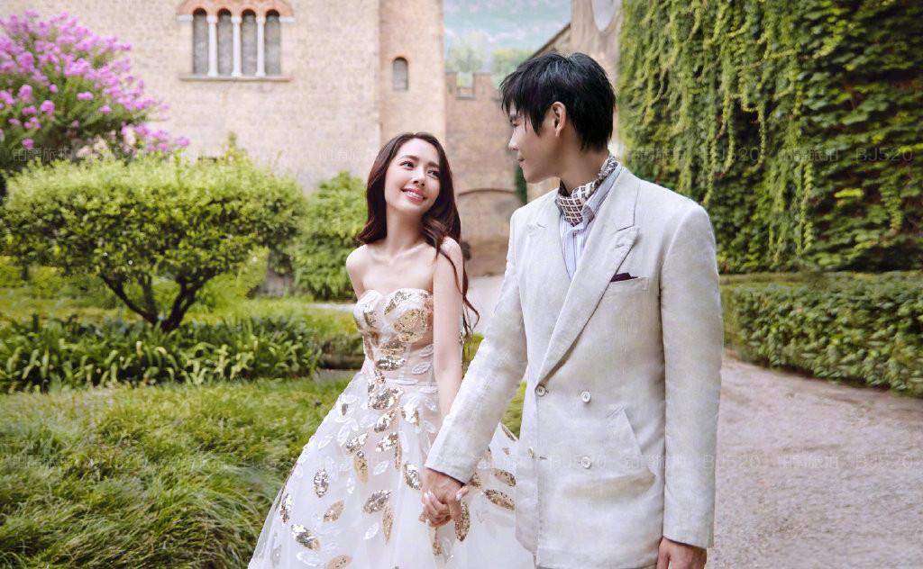 向佐|郭碧婷向佐夫妇意大利蜜月旅行穿太奢侈，一个穿6千，一个穿22000